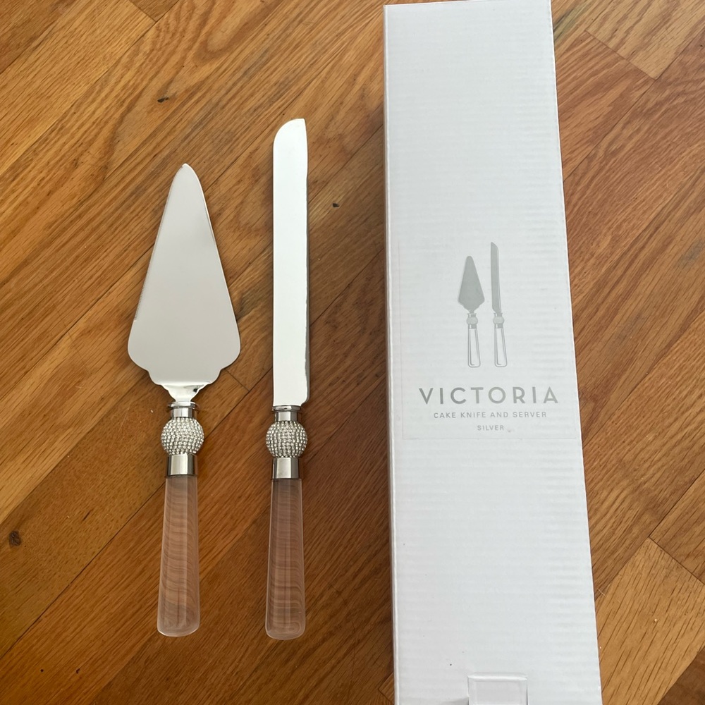 Z Gallerie Victoria Cake Set Server